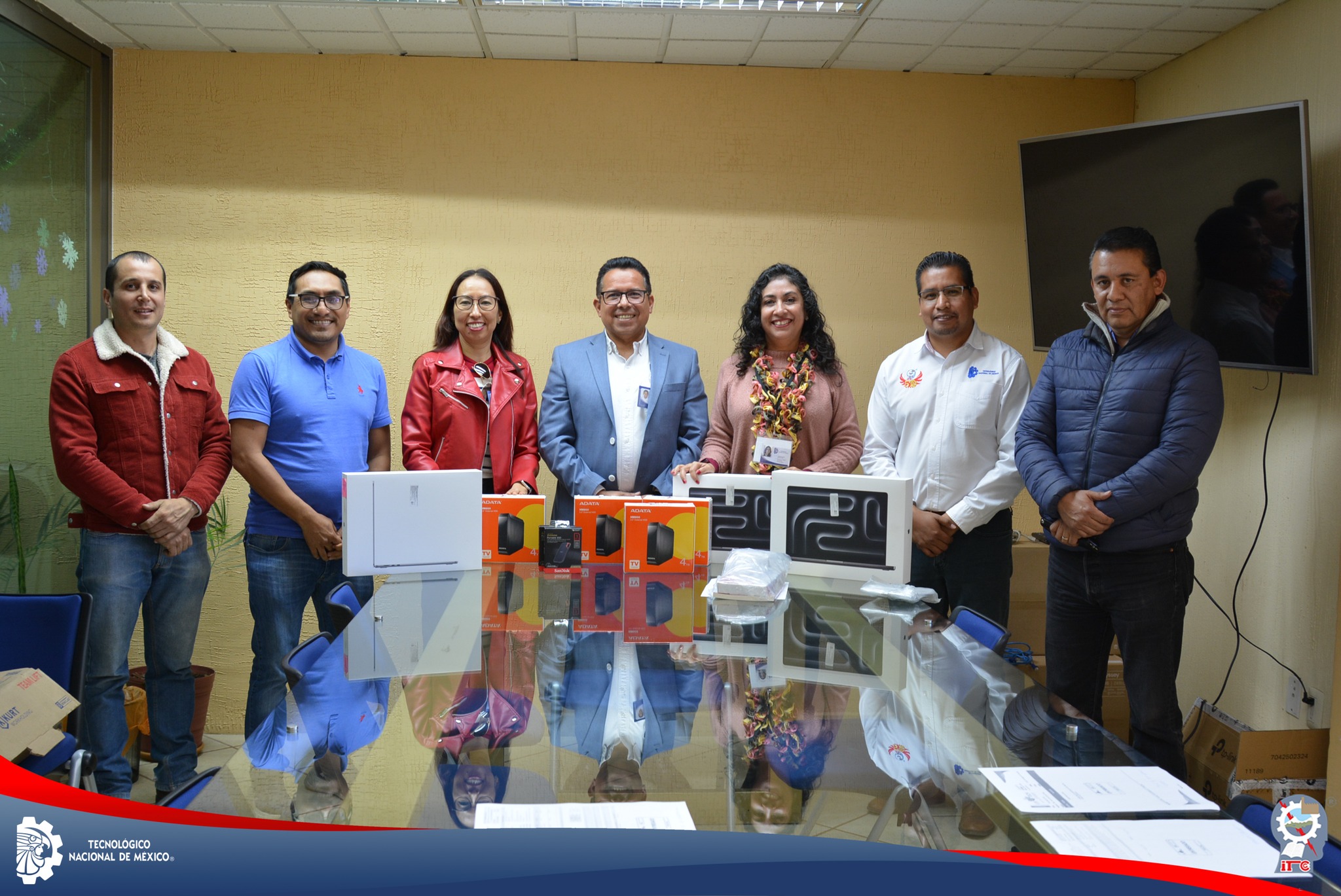 Entrega de equipos e insumos de última generación a nuestros dedicados docentes investigadores.
