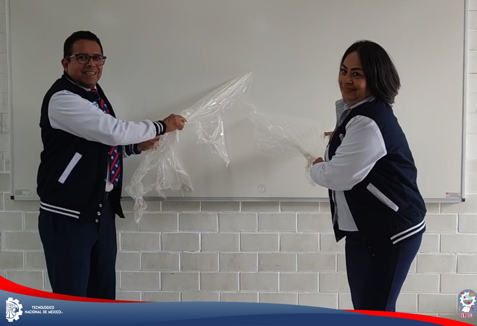 Iniciamos Clases con 51 nuevos pintarrones
