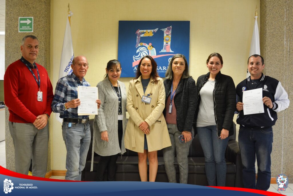 Entrega de nombramientos a jefes de laboratorio