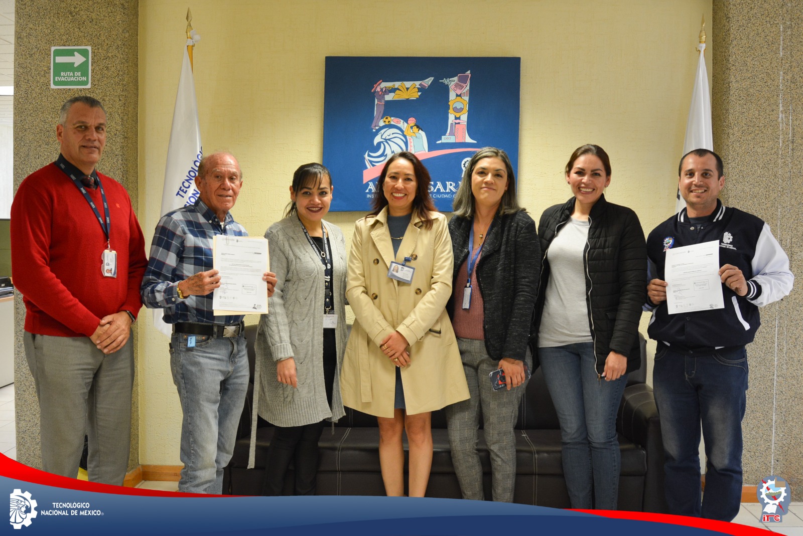 Entrega de nombramientos a jefes de laboratorio