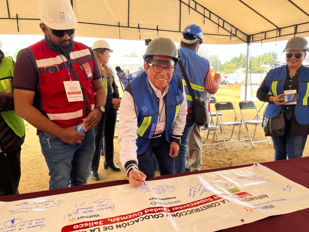“Arranque de la Construcción y Colocación de la 1era Piedra” del futuro “Walmart Supercenter Ciudad Guzmán”