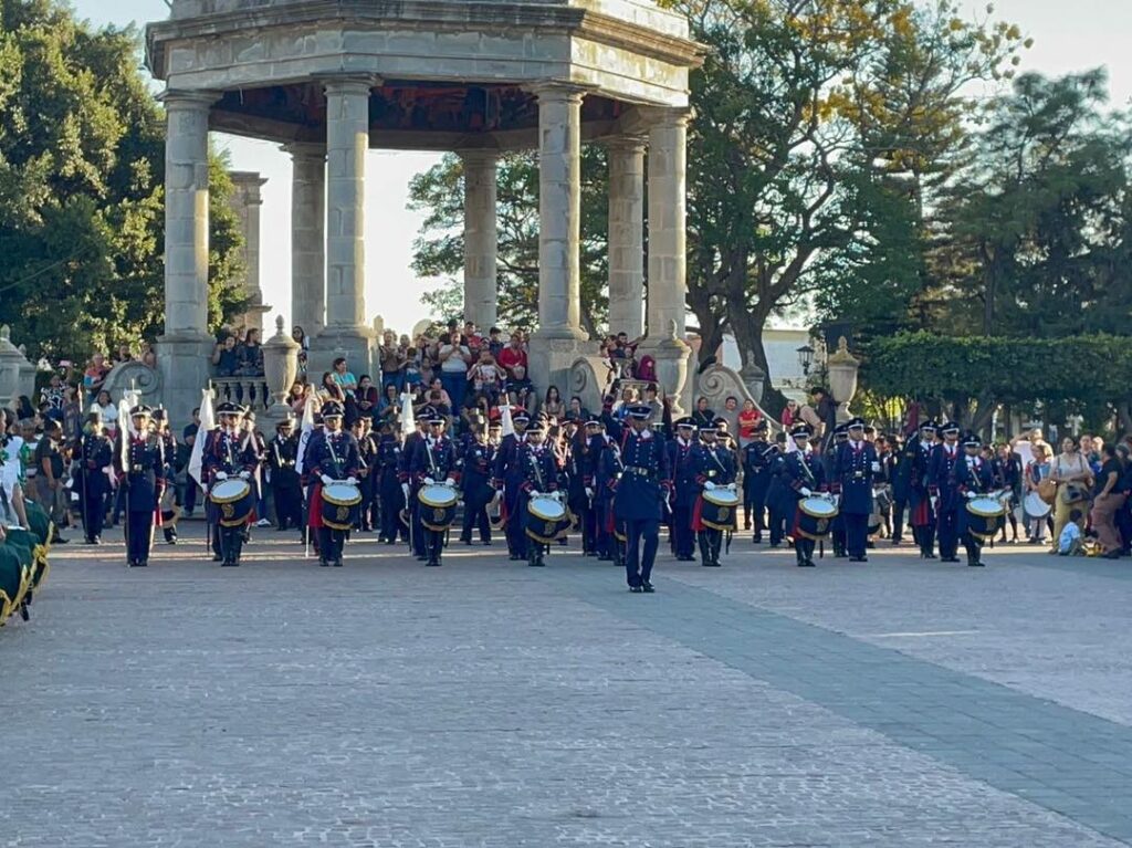 ¡Orgullosos de nuestra escolta y Banda de Guerra!
