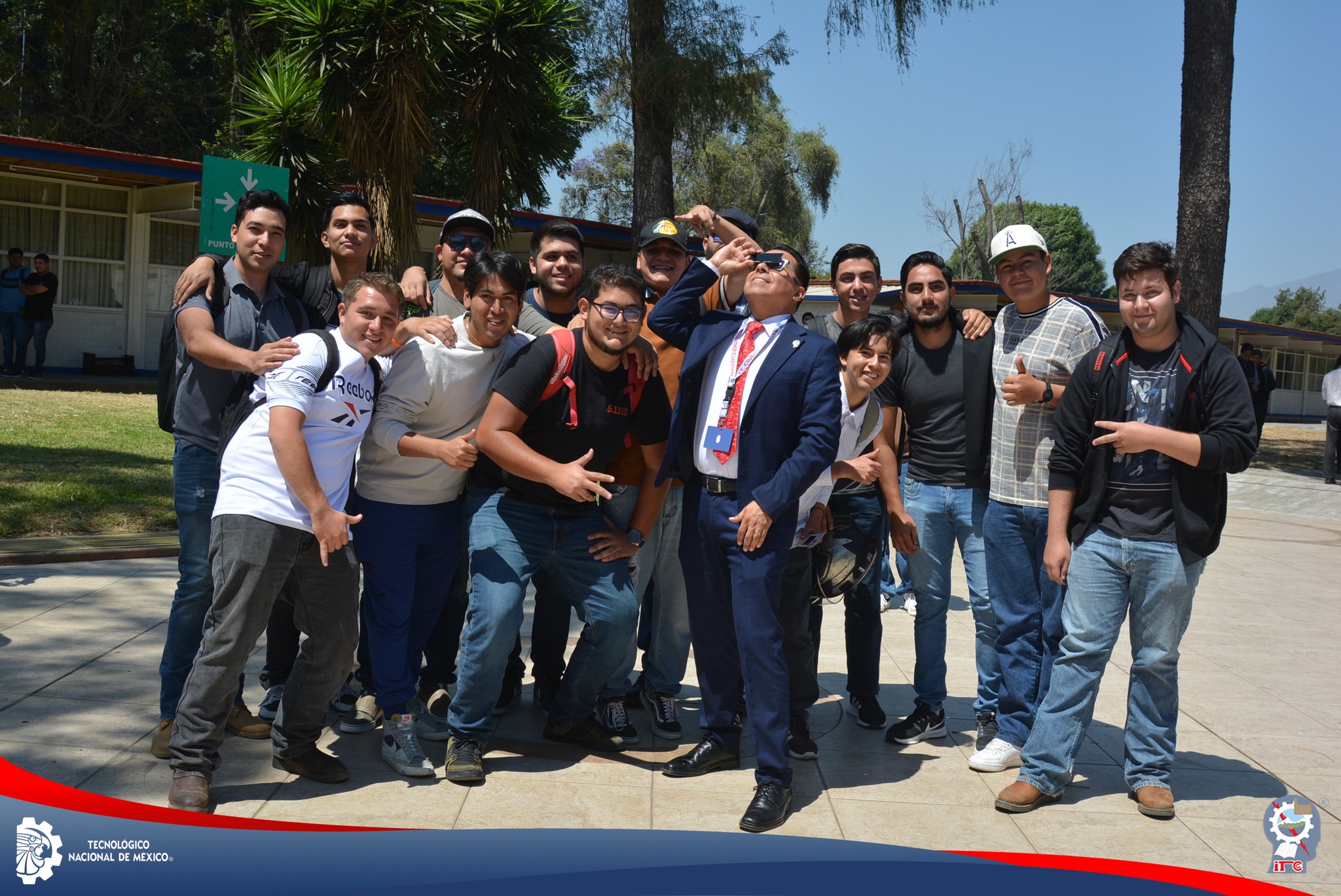 ¡Presenciamos un espectáculo asombroso, en nuestro campus hoy!