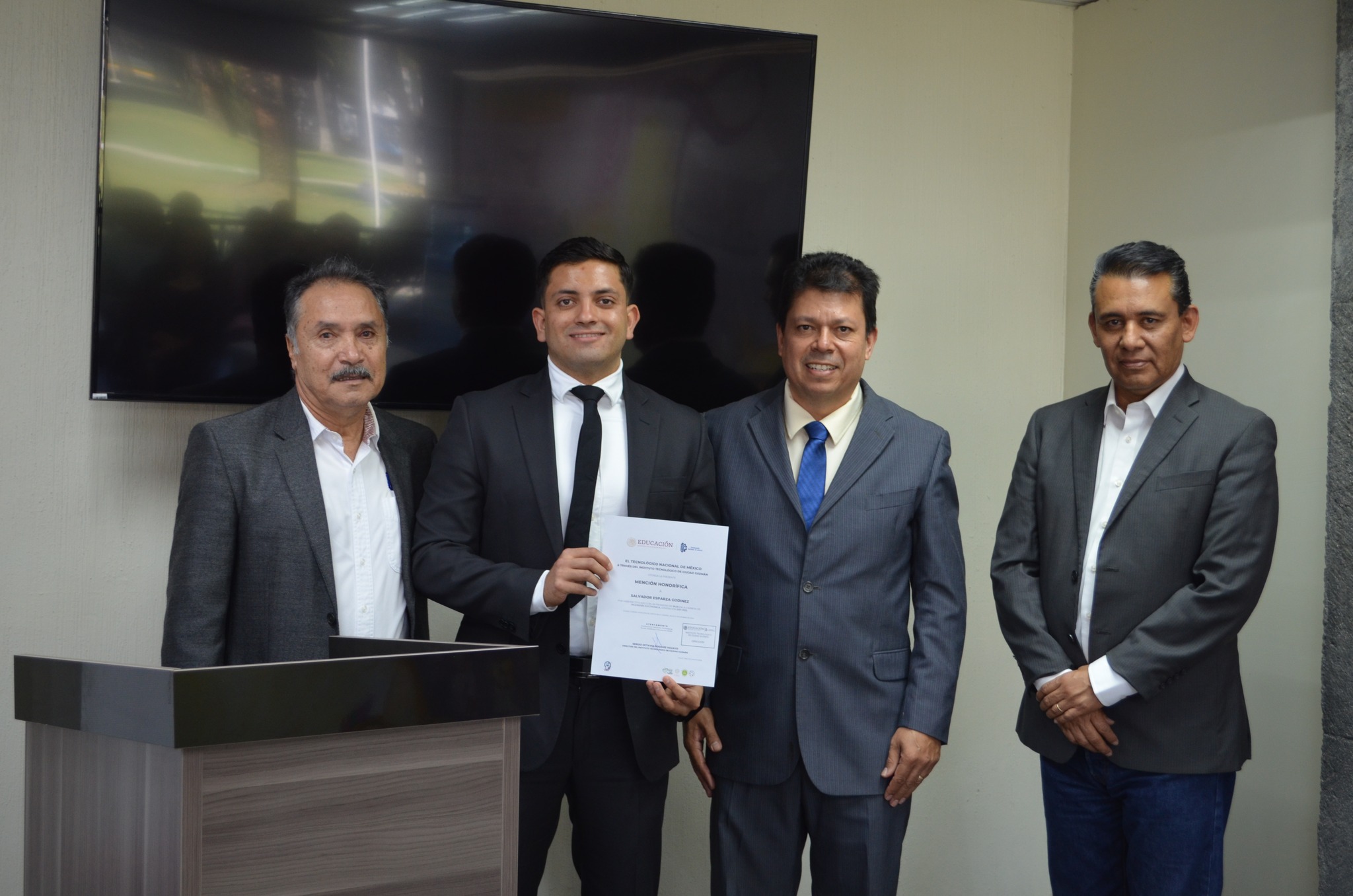 Titulados de la carrera de Ingeniería Electrónica