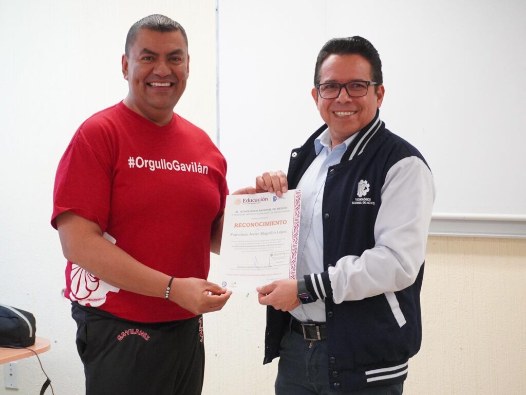 Entrega de reconocimientos a los instructores integrantes del comité técnico