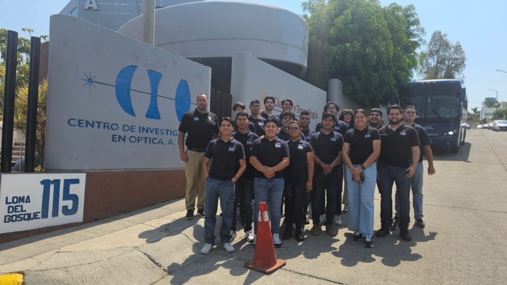 Estudiantes de Ingeniería Electrónica visitan el Centro de Investigaciones en Óptica (CIO)