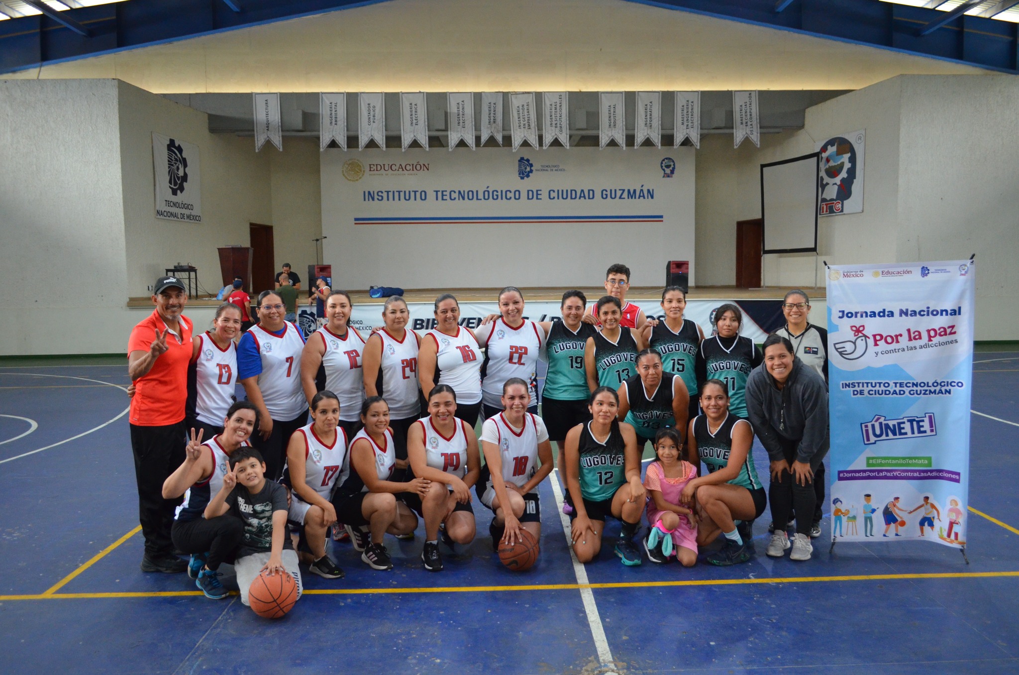Partido de básquetbol femenil