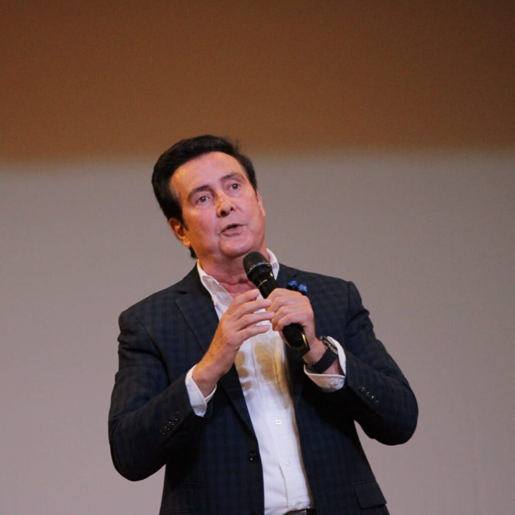 Conferencia Magna: Tú Puedes Ser una Estrella, Todo es Cuestión de Actitud