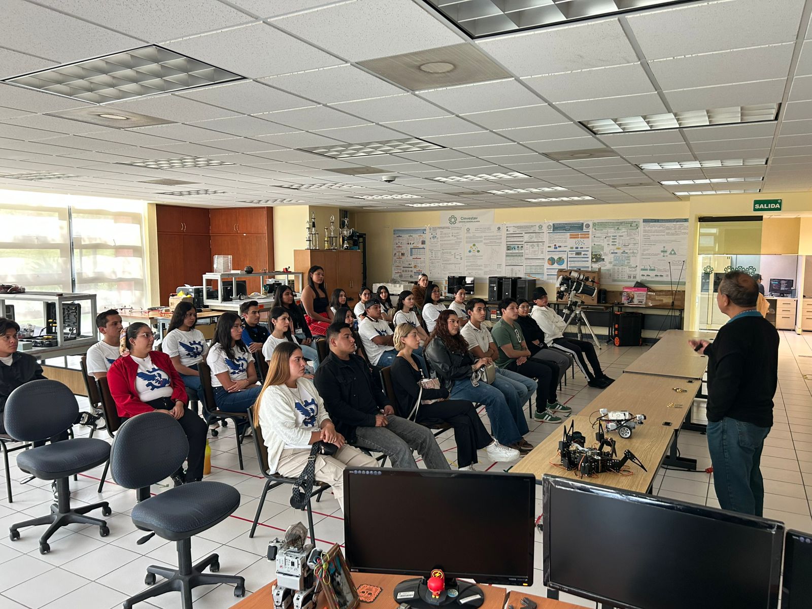 Visita Industrial al CINVESTAV