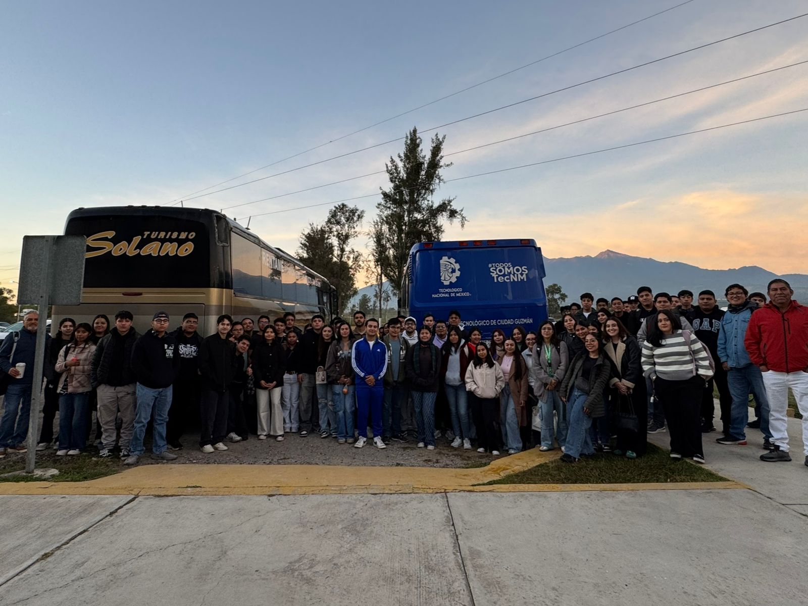 Comunidad del TecNM – Ciudad Guzmán presente en la FIL 2025
