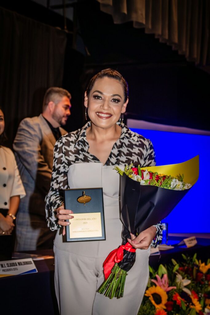 El TecNM – Ciudad Guzmán felicita a la Mtra. Erika Consuelo Castillo Tapia, docente y Jefa del Departamento Económico-Administrativas de esta institución