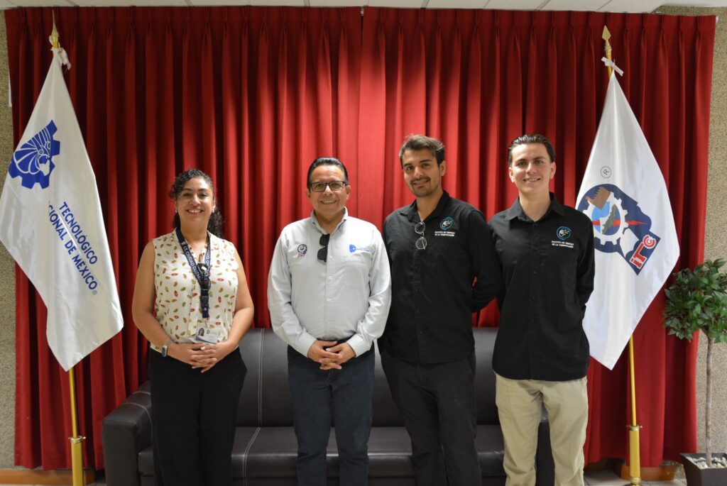 El día de hoy, el Dr. Sergio Octavio Rosales Aguayo, Director del TecNM – Ciudad Guzmán, recibió a los estudiantes de la Maestría en Ciencias de la Computación,