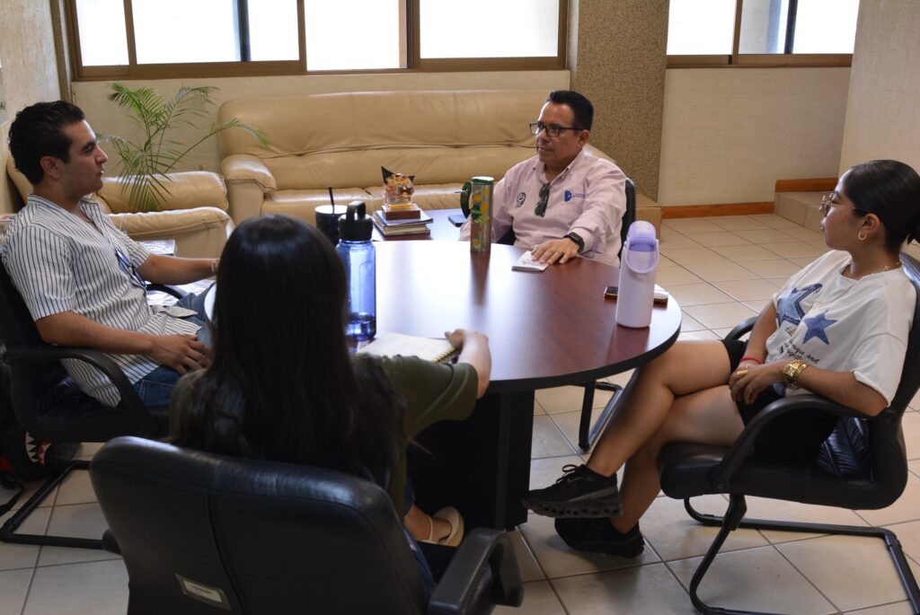 El día de ayer, el Dr. Sergio Octavio Rosales Aguayo, Director del TecNM – Ciudad Guzmán, sostuvo una reunión de trabajo con Jairo Giovanni Álvarez Juárez, Presidente del Comité Ejecutivo de la Sociedad de Alumnos CESA ITCG,